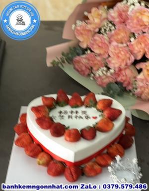 Combo Bánh Kem Và Hoa Tươi 63